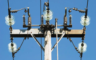 What are the advantages and disadvantages of overhead cables?