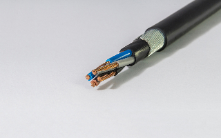 What is the difference between armored and unarmored cables?