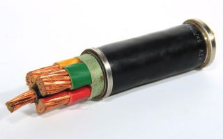 What are the treatment methods for XLPE power cables with moisture?