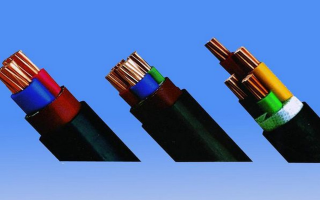 What is the fire protection function of the power cord?
