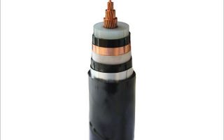 What are the common power cable structures analyzed?