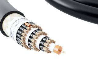 Drum reeling drag-chain cable for extreme tasks