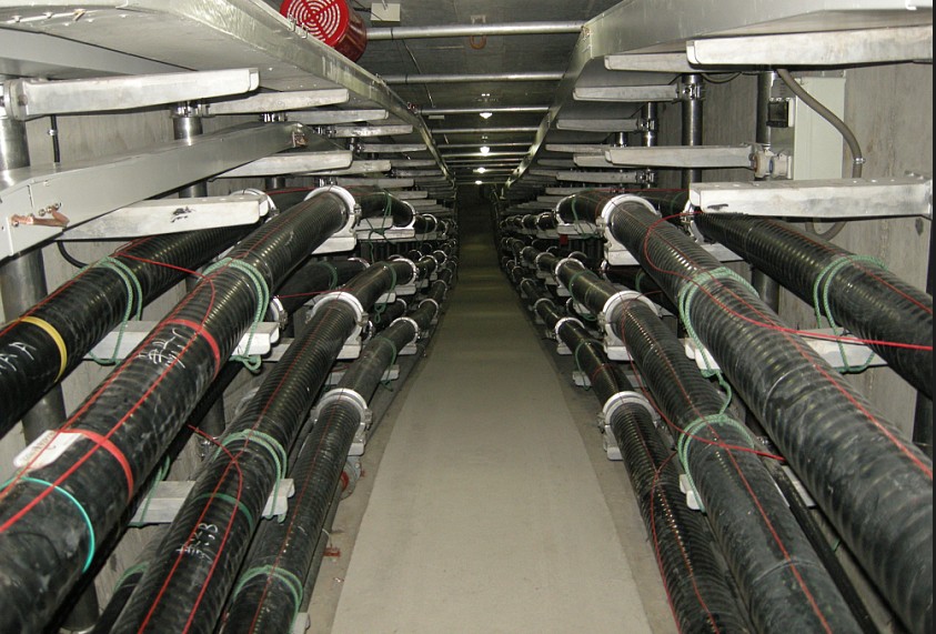 鋪設電纜.jpg