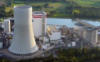 China and Pakistan sign a $2 billion deal to build coal-fired power plants