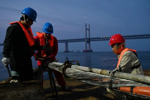 Rehabilitation-of-submarine-cable.jpg